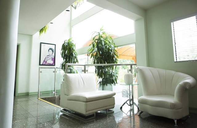 Hollywood Celebrity Hotel