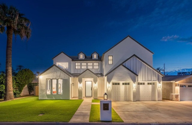 Hollywood Theme Luxe with Camelback Views