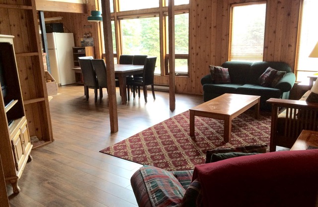 Holy Smoke Ski-in/out 5 Bed Rm 9 Beds w HOT TUB Cabin at Apex