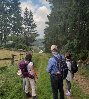 Holzhaus Chalet Nationalpark Eifel Hund willkommen