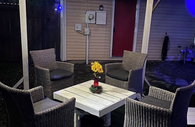 Home 29 Is Unique, Spacious, Vibrant & Very Relaxing. It Has A Jet Tub & Bar.