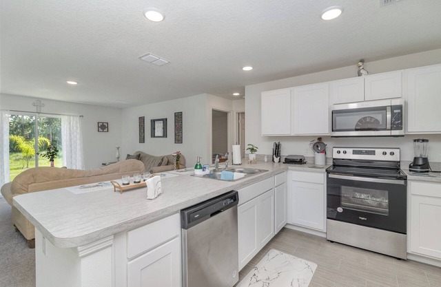 Home Away from Home ~ Full House 3 Bedrooms 2 Baths