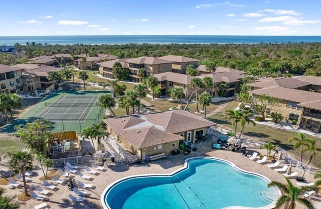 Home away from Home with a pool, pickleball and breathtaking Beach Sunsets