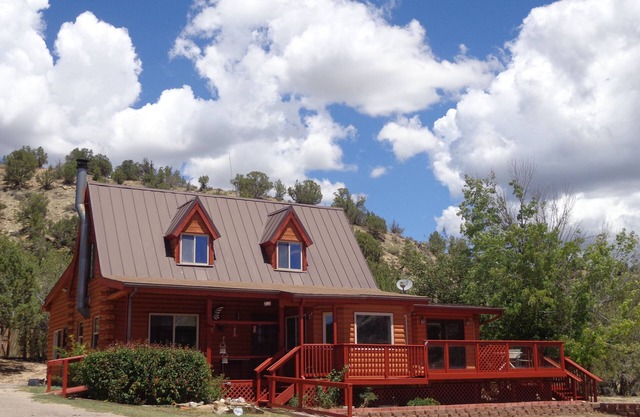 Home between Zion National Park and Bryce Canyon