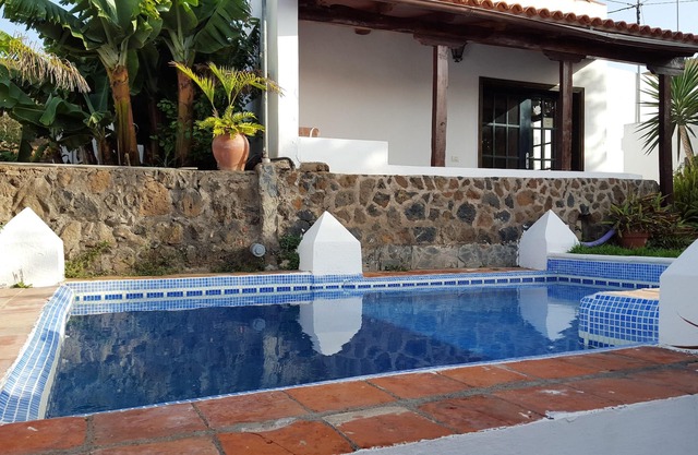 Homerez - Appartement for 2 ppl. with shared pool at San Cristóbal de La Laguna