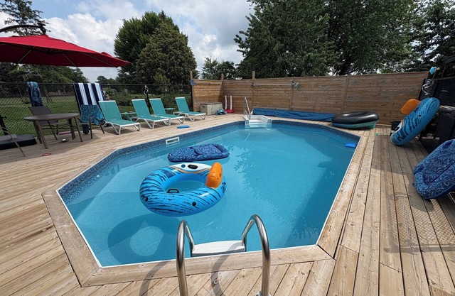 Home in Beautiful Conestogo with POOL