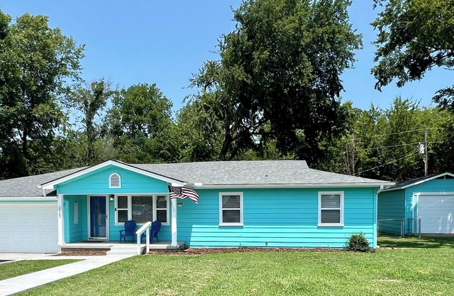Home in Disney - Ride Directly to Trails, 1/2 mile to Marina & Boat Ramp