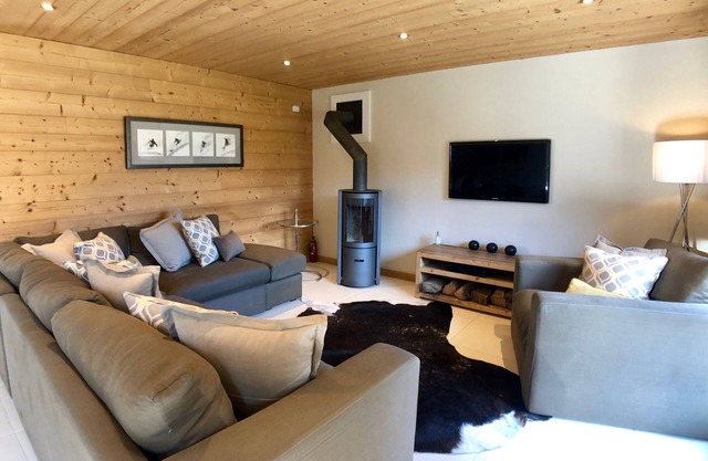 Home in the Alps - a stylish self catered chalet in central Morzine