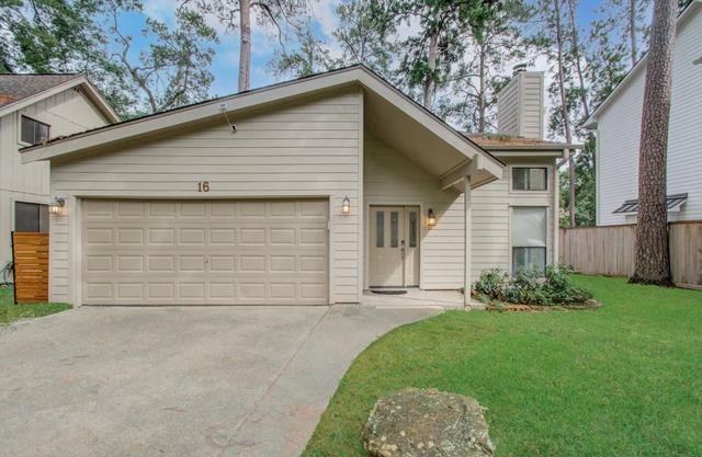 Home in The Woodlands, Texas with King Bed /Hot Tub n