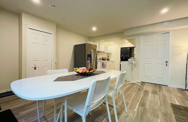 🏡 Home – Lower Level Walkout 🌿 PrimeLocation | 2 Large Bedrooms | 1 Full Bath
