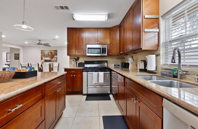 Home Near Downtown/Medical Center/NRG/Galleria