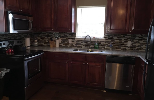 Home Near to Hartsfield Jackson Airpot & Downtown 4 BD 2 🛁