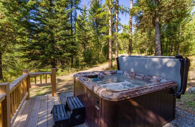 Home on 16 acres w/easy trail access, hot tub & fire pits - Stillwater Mountain Lodge