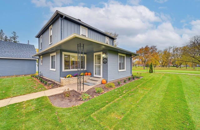 Home on Legacy Hills Golf Course w/Patio!