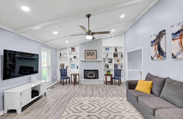 Home Sweet Hayden - 4 beds/3 Full Bath in East End
