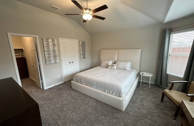 Home Sweet Home - West SATX Near Sea World, La Cantera and Lackland AF Base