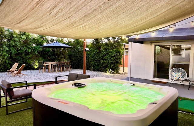 Home with Guest House : Parking : Hot Tub : Pet-friendly : EV Charger : King Bed