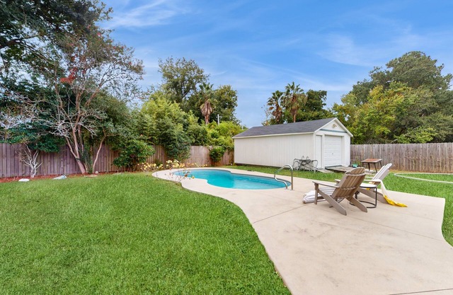 Home with private pool, fenced in yard and dog-friendly