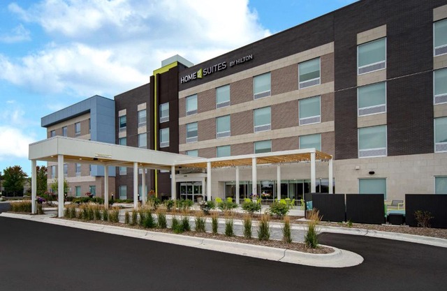 Home2 Suites By Hilton Grand Rapids Airport