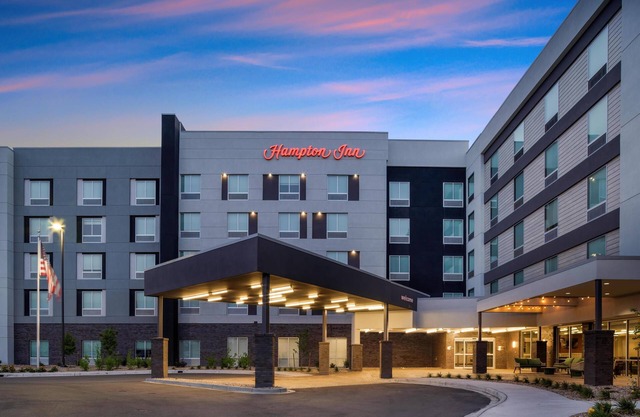 Home2 Suites Hilton Aurora Medical Center