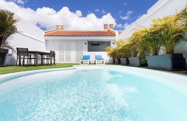 Home2Book Elegant Stay, Private Pool & Gym