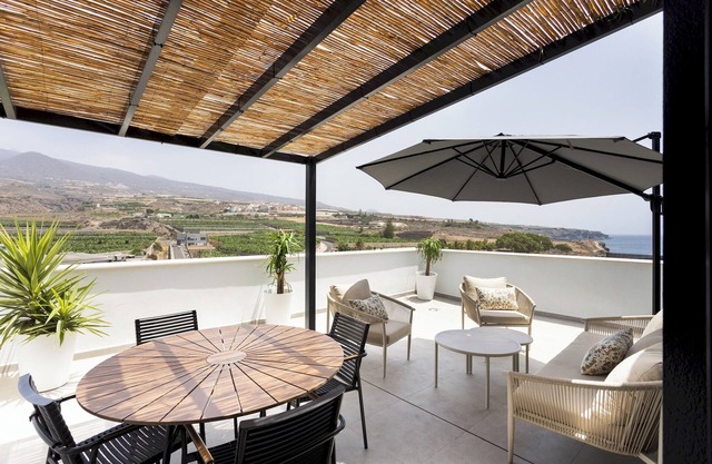 Home2Book Panoramic Sunset Terrace Escape