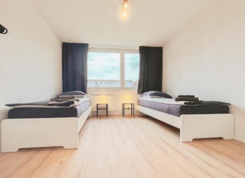 Home4Now DOR02 Monteursunterkunft in Dormagen I 3 Schlafzimmer für 6 Personen I Küche I SmartTV I WiFi