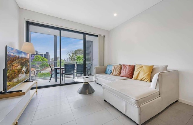 Homebush 3 bedroom apr near Sydney Olympic park
