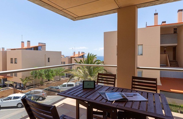 HomeForGuest Apartment with terrace and pool 500m from Playa de Esquinzo
