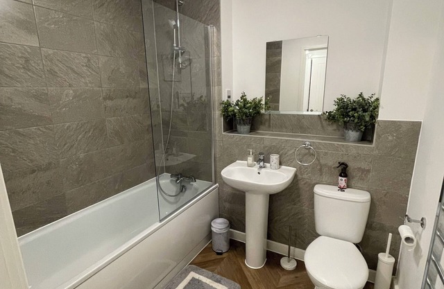 Homely Apartment With Elegant Touch, Including Balcony for Nature Views