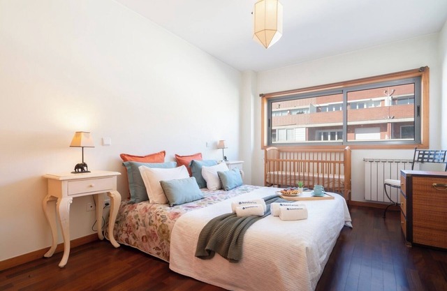 Homely Large Flat | Balcony