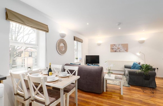 Homely New Apartment with WiFi and Parking