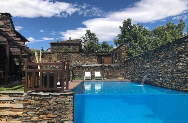 Homerez - Apartment in Majaelrayo