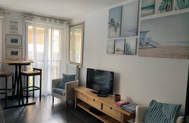 Homerez - Apartment in Marseille, garden view