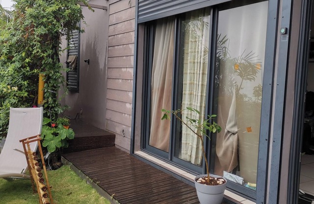 Homerez - Apartment in Saint-Leu, sea view