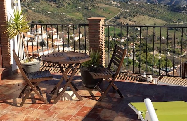 Homerez - Appartement for 4 ppl. with jacuzzi and terrace at Casarabonela