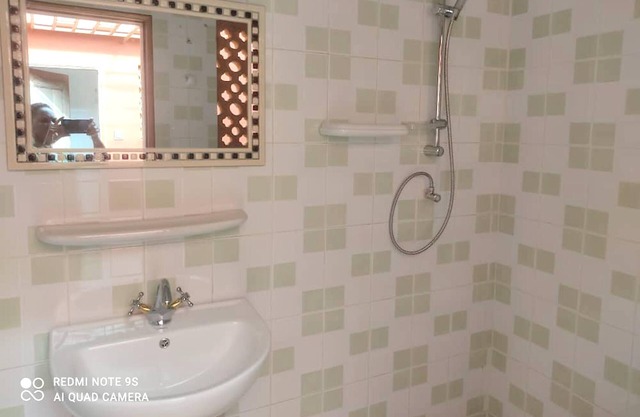 Homerez - Appartement for 4 ppl. with shared pool and garden at Porto-Novo