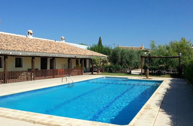 Homerez - Appartement for 4 ppl. with shared pool and jacuzzi at Noguericas