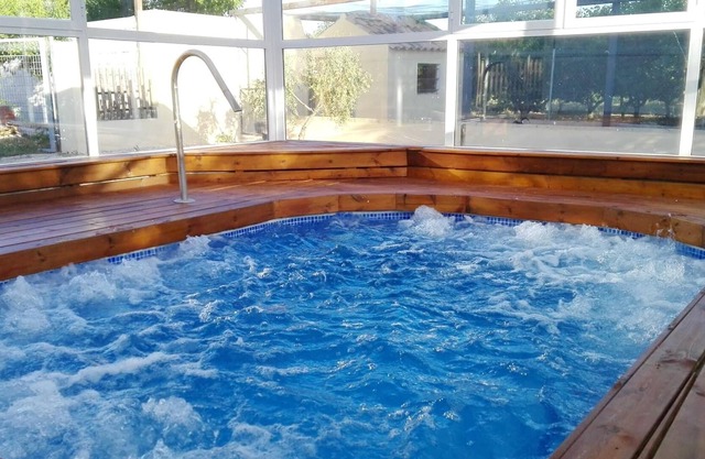 Homerez - Appartement for 2 ppl. with shared pool and jacuzzi at Noguericas