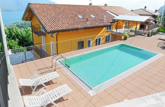 Homerez - Apt near Lake, Vercana
