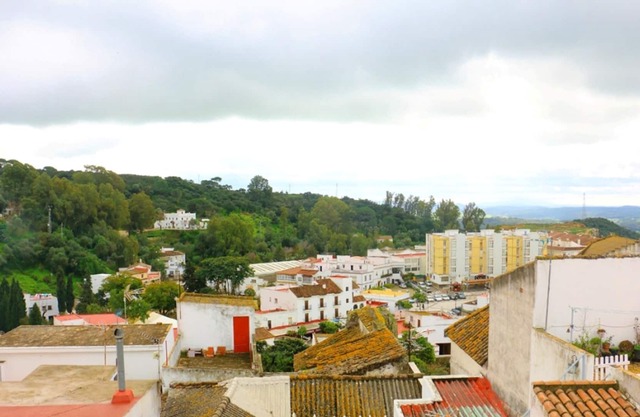 Homerez - Big house for 15 ppl. with terrace at Alcalá de los Gazules