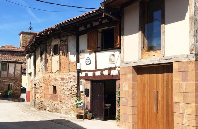 Homerez - Big house for 12 ppl. with terrace at Villasur de Herreros