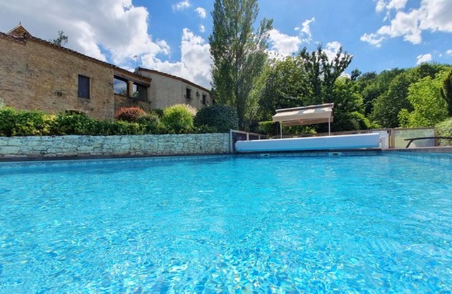 Homerez - Big house for 10 ppl. with shared pool and terrace at Puy-l'Évêque