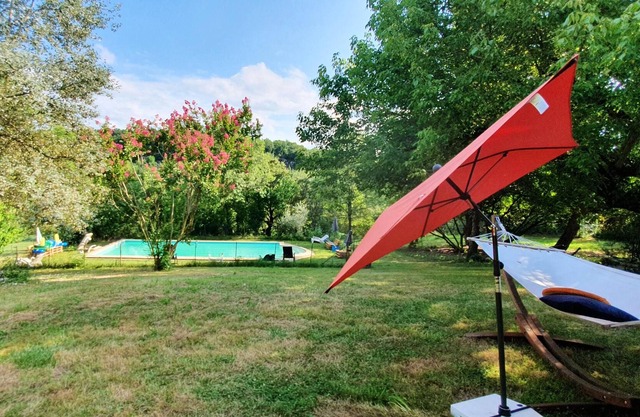 Homerez - Big villa for 14 ppl. with swimming-pool and terrace at Montricoux