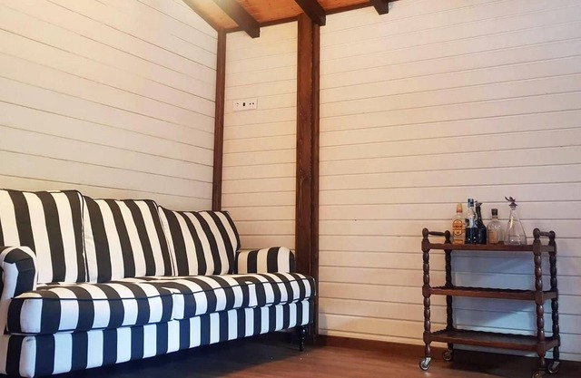 Homerez - Chalet for 4 ppl. with shared pool and balcony at Albergaria-a-Velha