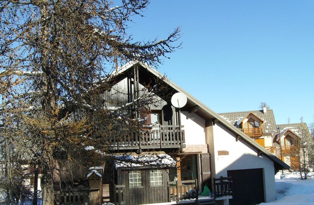 Homerez - Charming Chalet in Risoul with Mountain View