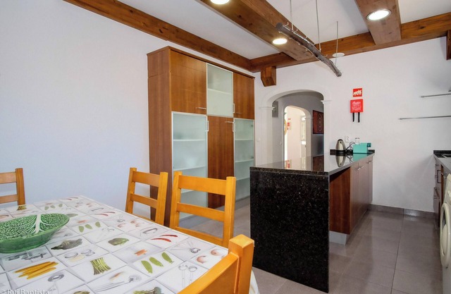 Homerez - Charming House in Monchique with Shared Pool