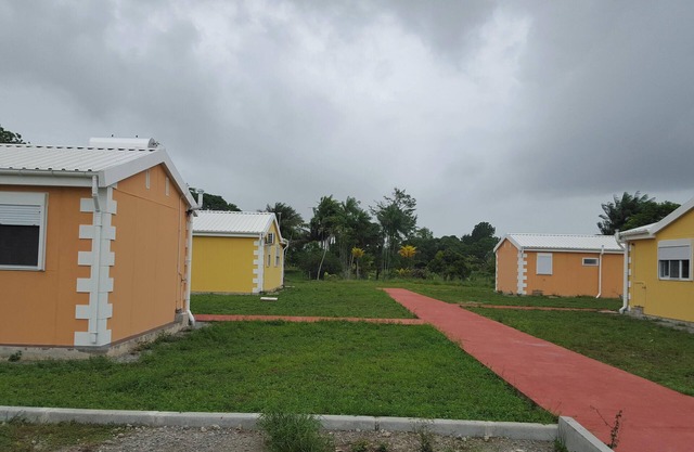 Homerez - Charming house in Macouria with garden and air conditioning.