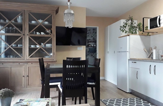 Homerez - Charming House in Parada with Large Garden