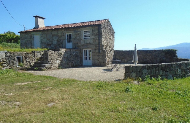 Homerez - Charming House in Andeviso with Mountain View